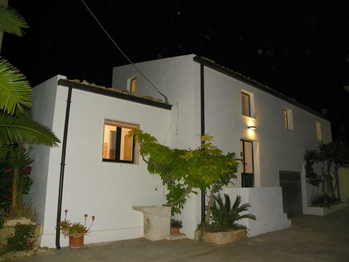 Dabbanna Guest House Chiaramonte Gulfi Ngoại thất bức ảnh